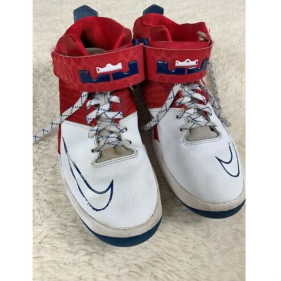 Nike Other - Nike Air Akronite Mid Top Lebron James Sneakers